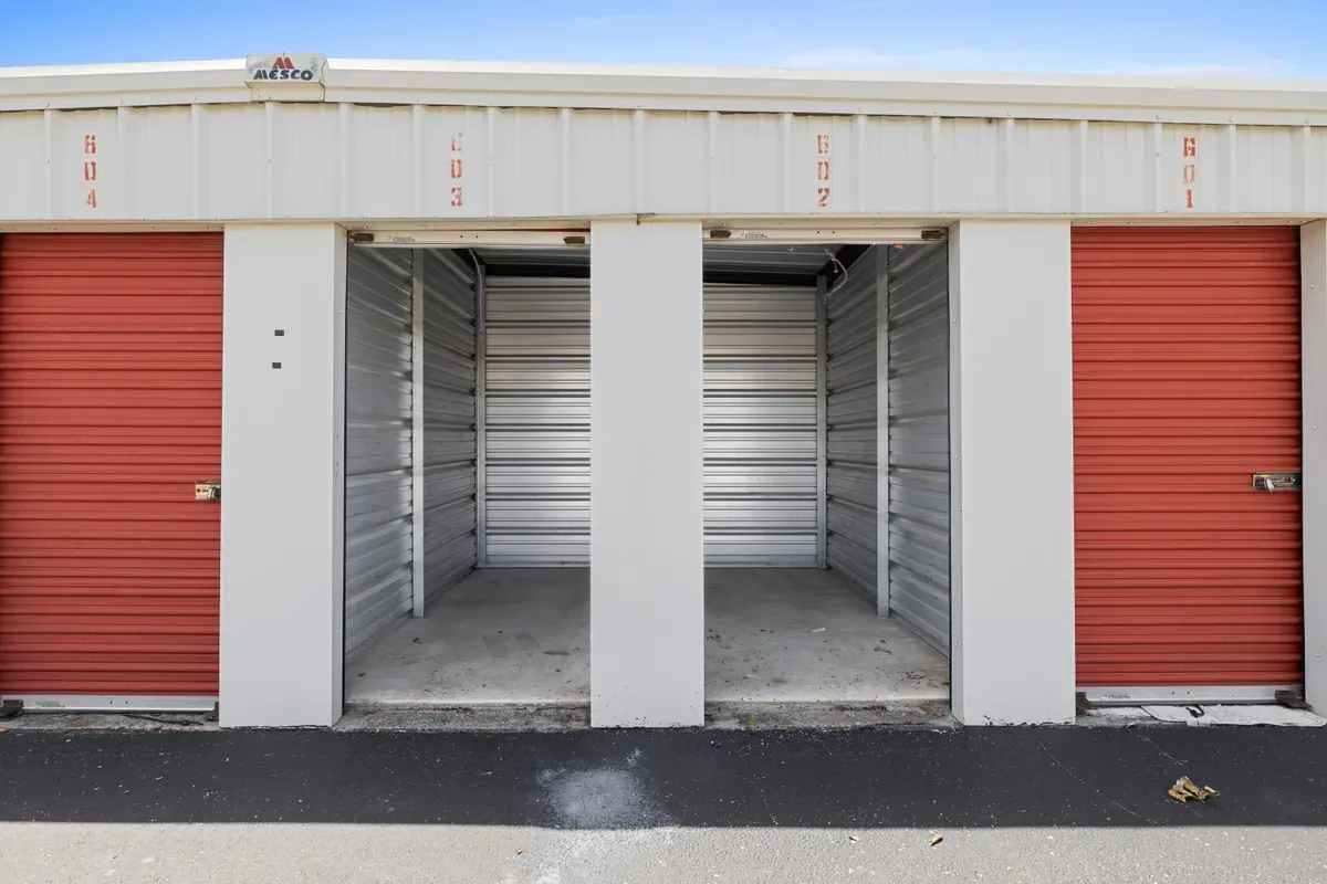 Legacy Siloam Springs - Lincoln - Exterior Drive Up Units 3